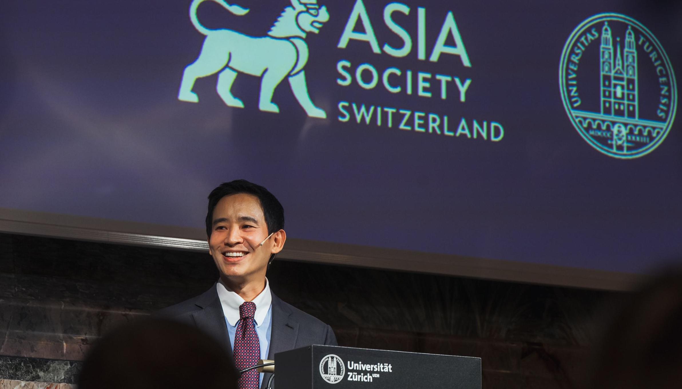 Picture of Pita Limjaroenrat during his keynote speech at the University of Zurich. 